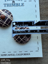 Load image into Gallery viewer, Vintage Wood Painted Buttons - Set of 2 Wood Buttons - 23mm (1 Inch)