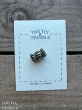 Load image into Gallery viewer, Vintage Tassel Toggle Closure - Single - 20mm (3/8 Inches) x 13mm - Silver Metal