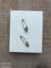 Load image into Gallery viewer, Vintage Wood Carved Leaf Buttons - Set of 2 Wood Buttons - 28mm (1 1/8 Inch) & 35mm (1 3/8 Inch)