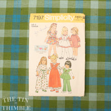 Load image into Gallery viewer, Girl's Dress Pattern / Vintage 70s Pattern / Simplicity 7197 / Size 2 / Pinafore / 70s Pinafore Pattern / 1970s Sewing Pattern / QUICK LIST