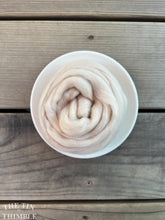 Load image into Gallery viewer, Sand Beige Superfine Merino Wool Roving - 1 oz - Superfine Roving for Felting, Weaving, Spinning and More