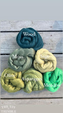 Load image into Gallery viewer, Jeans Superfine Merino Wool Roving - 1 oz - Nuno Felting / Wet Felting / Felting Supplies / Blue Roving / Extra Fine / Superfine Roving