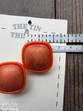 Load image into Gallery viewer, Vintage Plastic Square Buttons - Card of 2 - Mid Century Plastic Buttons - 25mm (1 inch)