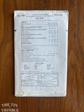Load image into Gallery viewer, 1952 Vogue #7593 Sewing Pattern - Waist 28" - Authentic Vintage 1952 Skirt Pattern - Factory Fold