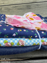 Load image into Gallery viewer, Fabric Scrap Bundle / Vintage and New Fabric Scraps / Cotton Fabric Destash Grab Bag / SB320