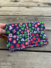 Load image into Gallery viewer, Fabric Scrap Bundle / Vintage and New Fabric Scraps / Cotton Fabric Destash Grab Bag / SB326 / Red and Blue