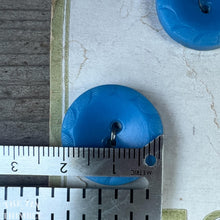 Load image into Gallery viewer, Vintage Plastic 'Majesty Quality' Blue Plastic Buttons - Card of 5 - 22mm or 1 1/8 Inch