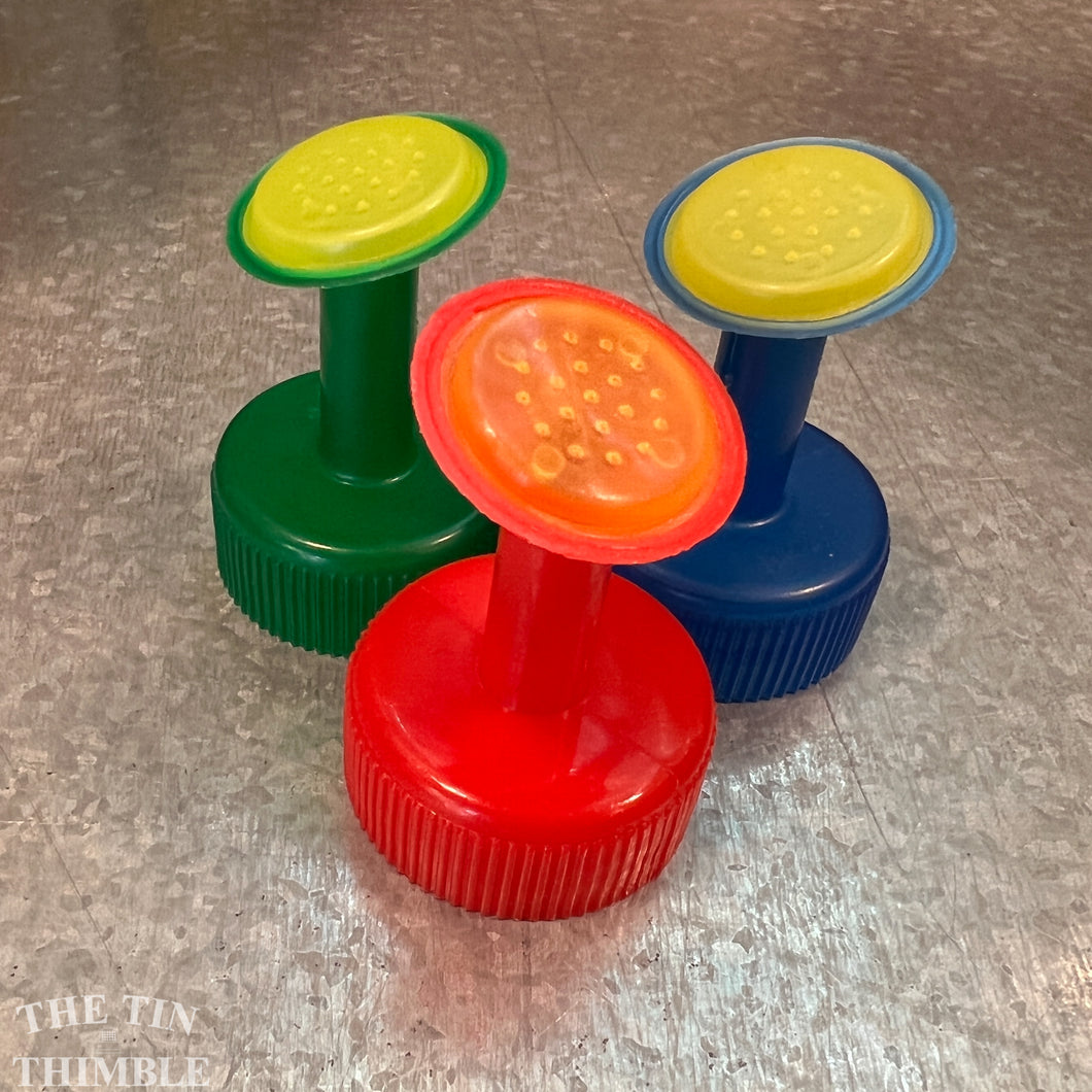 ONE Bottle Top Sprinkler / Nuno Felting Water Sprinkler / Wet Felting Tool / Laundry Sprinkler / Color May Vary / Ball Brause Alternative