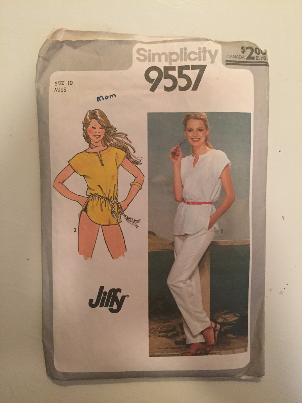 Vintage Sewing Pattern / Jiffy Pullover Tunic Pattern / Straight Leg Pants Pattern / 1980s / Simplicity 9557 / Size 10 / Cover Up Pattern