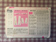 Load image into Gallery viewer, Vintage Sewing Pattern / Simplicity Skirt Pattern / Simplicity 7725 / Waist 24 / Vintage A Line Skirt / Simplicity Pattern / 1960s Fashion