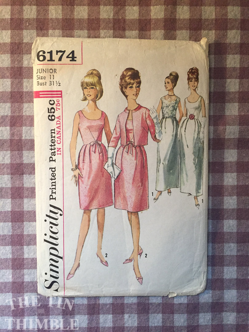 Vintage Sewing Pattern / Simplicity Dress Pattern / Simplicity 6174 / Bust 31.5 / V Dart Dress / Simplicity Pattern / 1960s Fashion