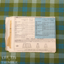 Load image into Gallery viewer, Culottes Pattern / 1980's Sewing Pattern for Women / McCall's 7208 / Waist 24 / Wrap Skirt Pattern / 1980s Skirt Pattern /QUICK LIST