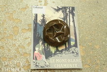 Load image into Gallery viewer, Celluloid Button / #14 / Vintage Celluloid / 1930s Buttons / 1940s Buttons / Antique Buttons / Vintage Sewing Notions / Celluloid Buttons