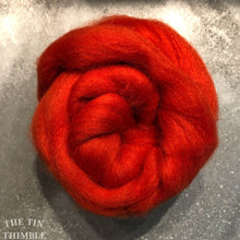 Load image into Gallery viewer, Pumpkin CORRIEDALE Wool Roving - 1 oz - Roving for Felting and Weaving