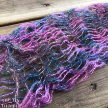 Load image into Gallery viewer, Tubular Yarn #37 / Felting Fiber / Cool Fiber - 18" - Nuno Felting / Wet Felting / Felting Supplies / Textural Fiber / Felting Yarn