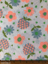 Load image into Gallery viewer, Authentic Vintage Flannel - Thick and Soft with Floral Print - 2 7/8 Yard Piece x 35" Wide