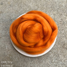Load image into Gallery viewer, Marigold Orange Superfine Merino Wool Roving - 1 oz - 19 Micron Roving for Felting, Weaving, Arm Knitting, Spinning and More
