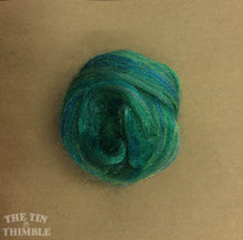 Load image into Gallery viewer, Nylon Firestar / Green Firestar / Nylon Fibers - 1/4 Oz - Nuno Felting / Wet Felting / Felting Supplies / Hand Felting / Fiber Art