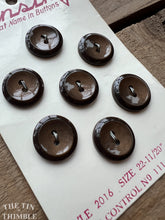 Load image into Gallery viewer, Vintage Brown Plastic Buttons - 15mm (5/8 Inch) - Set of 7 - Lansing Brand on Original Card
