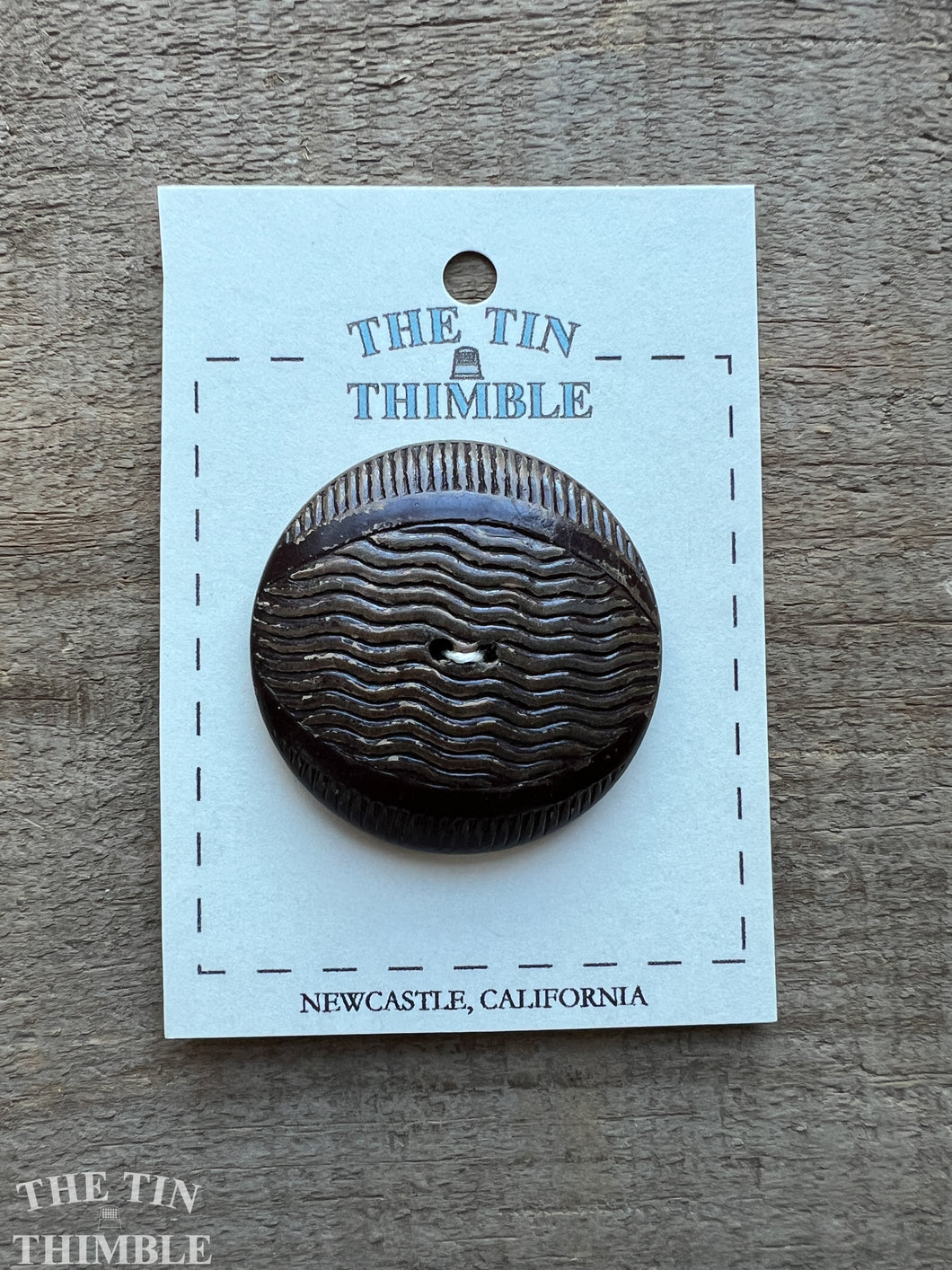 Vintage Carved Wood Button - Single Button - 43mm (1 5/8 Inch)