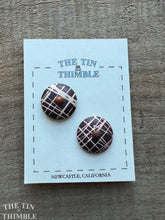 Load image into Gallery viewer, Vintage Wood Painted Buttons - Set of 2 Wood Buttons - 23mm (1 Inch)
