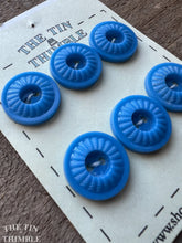Load image into Gallery viewer, Vintage Blue Plastic Buttons - 20mm (73/4 Inch) - Set of 6 - Patterned Blue Buttons
