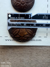 Load image into Gallery viewer, Vintage Wood Carved Leaf Buttons - Set of 2 Wood Buttons - 28mm (1 1/8 Inch) &amp; 35mm (1 3/8 Inch)
