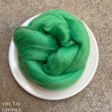 Load image into Gallery viewer, Meadow Green Superfine Merino Wool Roving - 1 oz - 19 Micron Roving for Felting, Weaving, Spinning and More
