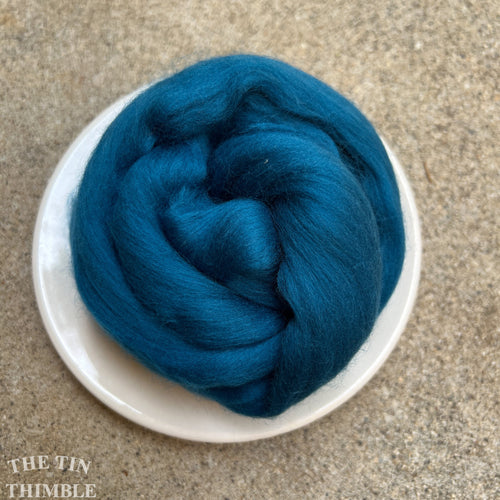 Teal Blue Superfine Merino Wool Roving - 1 oz - 19 Micron Roving for Felting, Weaving, Spinning and More