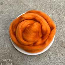 Load image into Gallery viewer, Marigold Orange Superfine Merino Wool Roving - 1 oz - 19 Micron Roving for Felting, Weaving, Spinning and More
