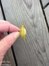 Load image into Gallery viewer, Vintage Bakelite Buttons in Yellow - Set of 5 - 35mm
