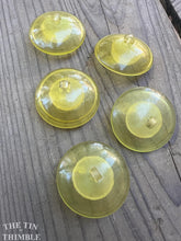 Load image into Gallery viewer, Vintage Bakelite Buttons in Yellow - Set of 5 - 35mm
