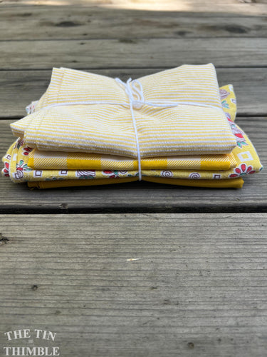 Fabric Scrap Bundle / Vintage and New Fabric Scraps / Cotton Fabric Destash Grab Bag / SB315