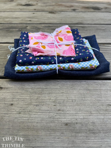 Fabric Scrap Bundle / Vintage and New Fabric Scraps / Cotton Fabric Destash Grab Bag / SB320