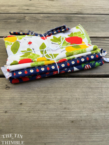 Fabric Scrap Bundle / Vintage and New Fabric Scraps / Cotton Fabric Destash Grab Bag / SB326 / Red and Blue
