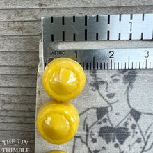 Load image into Gallery viewer, Vintage Plastic Buttons - Card of 7 - 12mm or 1/2 Inch
