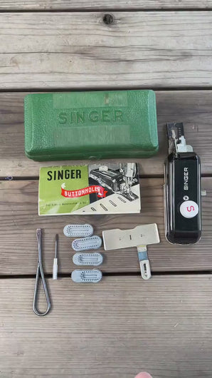 Singer Buttonholer Vintage 160506 - Singer Button Holer / Vintage Singer / Button Hole Maker / Singer Buttonholer / Singer 160506