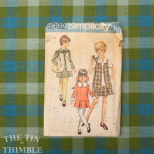 Load image into Gallery viewer, Girls Dress Pattern / 1970&#39;s Dress Pattern / Vintage Sewing / Simplicity 8992 / Bust 27 / Size 8 / Detachable Collar Cuffs /QUICK LIST
