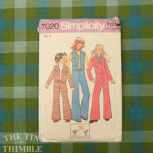 Load image into Gallery viewer, Vintage Sewing Pattern / 1970s Pants Pattern / Simplicity 7020 / Bust 32 / Size 14 / Flared Pants / Bell Bottom Pants / Jacket / QUICK LIST
