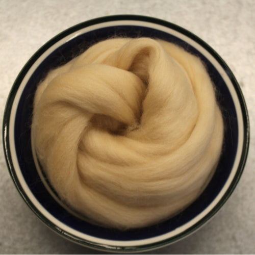 Banana Cream Merino Wool Roving - 21.5 micron - 1 oz - For Nuno Felting, Wet Felting, Weaving, Spinning - OEKO Tex 100 Certified