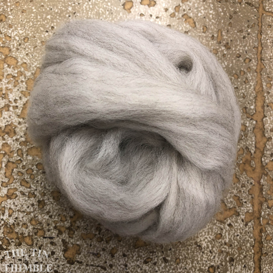 Light Natural CORRIEDALE Wool Roving - 1 oz - Nuno Felting / Wet Felting / Felting Supplies / Hand Felting / Needle Felting / Fiber Art