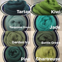 Load image into Gallery viewer, Tartan Green Merino Wool Roving / 21.5 micron -1 oz- Great for Nuno, Wet and Needle Felting - OEKO Tex 100 Certified
