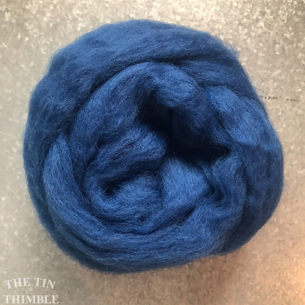 Classic Blue CORRIEDALE Wool Roving - 1 oz - Nuno Felting / Wet Felting / Felting Supplies / Hand Felting / Needle Felting / Fiber Art