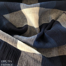Load image into Gallery viewer, Textured 100% Linen - Blue and White Yarn Dyed - Giant Buffalo Plaid
