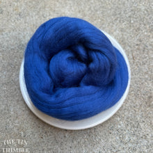 Load image into Gallery viewer, Evening Blue Superfine Merino Wool Roving - 1 oz - 19 Micron Roving for Felting, Weaving, Arm Knitting, Spinning and More
