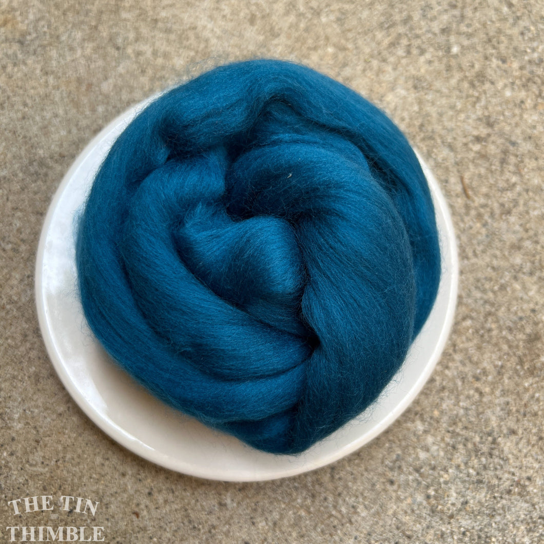 Teal Blue Superfine Merino Wool Roving - 1 oz - 19 Micron Roving for Felting, Weaving, Arm Knitting, Spinning and More