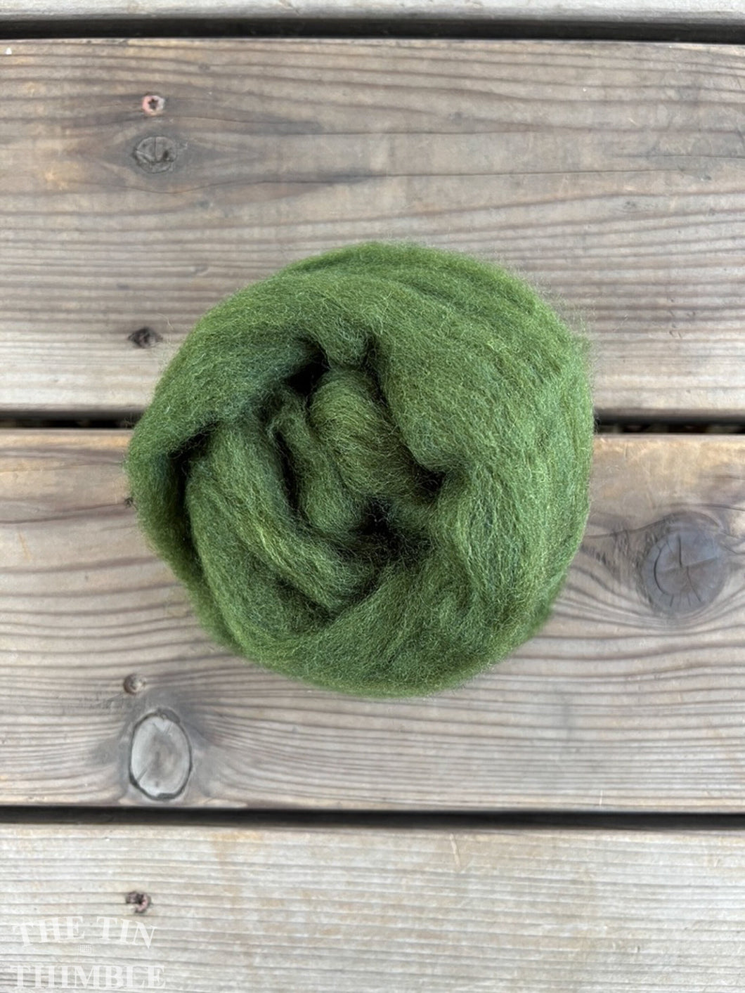 Fern Green CORRIEDALE Wool Roving - 1 oz - Nuno Felting / Wet Felting / Felting Supplies / Hand Felting / Needle Felting / Fiber Art