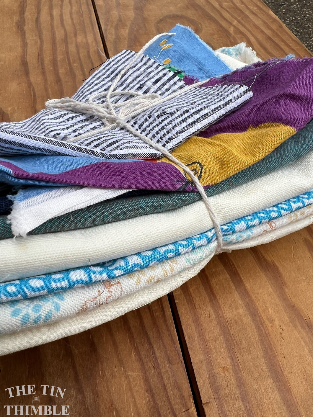 Fabric Scrap Bundle / Vintage and New Fabric Scraps / Pink and Orange Fabric Destash Grab Bag / SB290