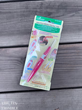 Load image into Gallery viewer, Pen Style Felting Needle Tool by Clover - Comes with 3 Needles - Great for Beginners
