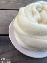 Load image into Gallery viewer, Champagne White Superfine Merino Wool Roving - 1 oz - Superfine Roving for Felting, Weaving, Spinning and More
